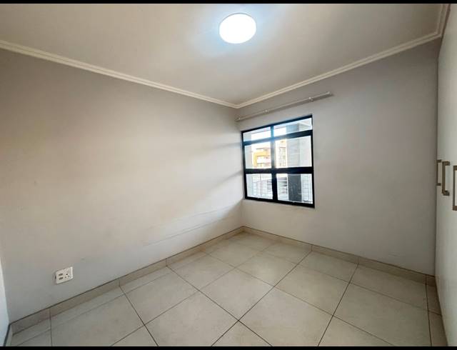 2 BEDROOM APARTMENT FOR SALE IN UMHLANGA RIDGE